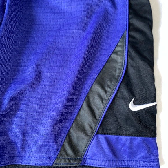 Nike Reversible Shorts - Picture 3 of 5